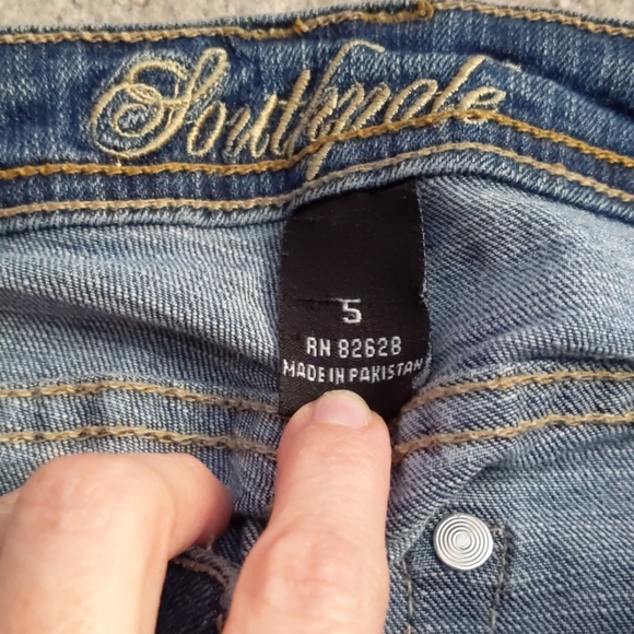 Capri's - Picture 2 of 3